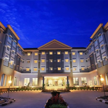 Brits Hotel Pangkalanbuun Exterior foto